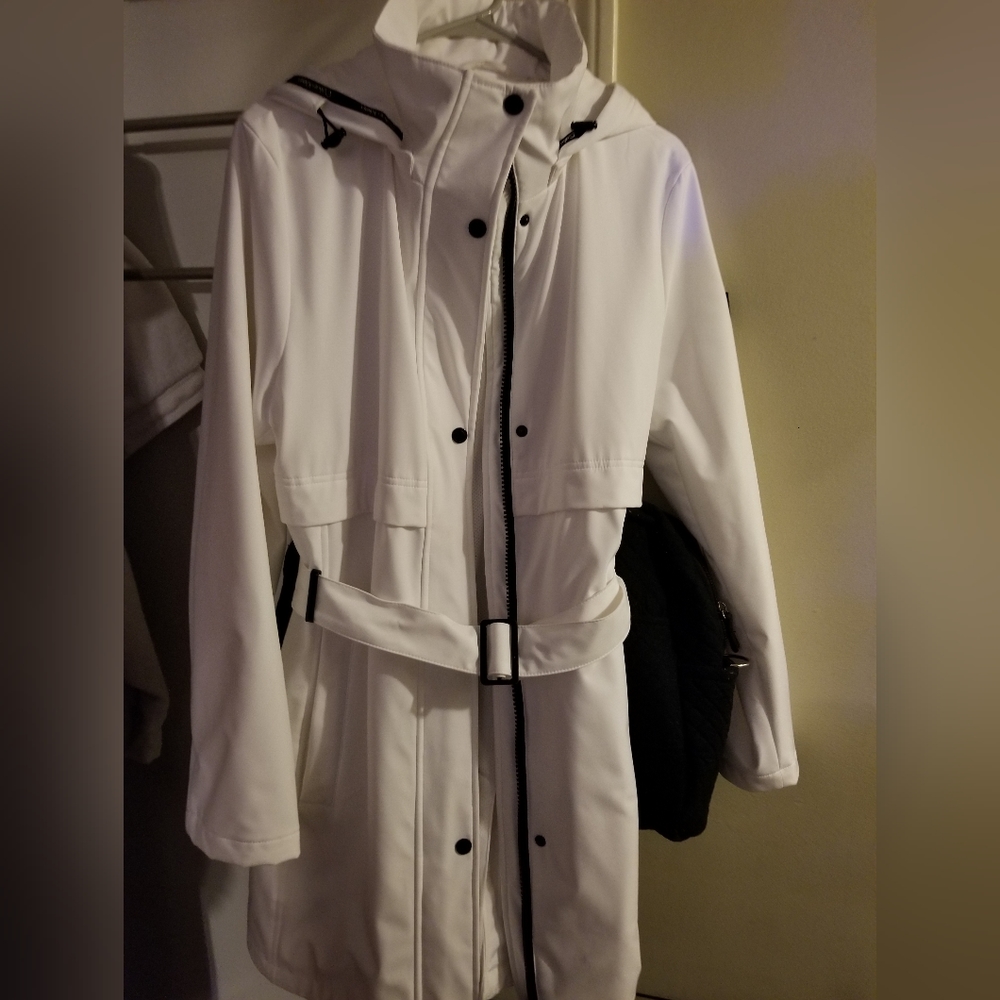 Jackets - Picture 4 of 4